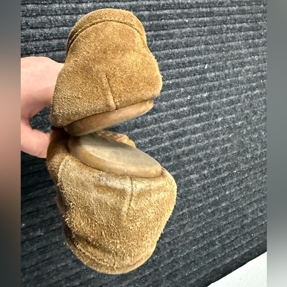 Minnetonka Women's Kilty hardsole moccasins in brown suede leather - Picture 7 of 10